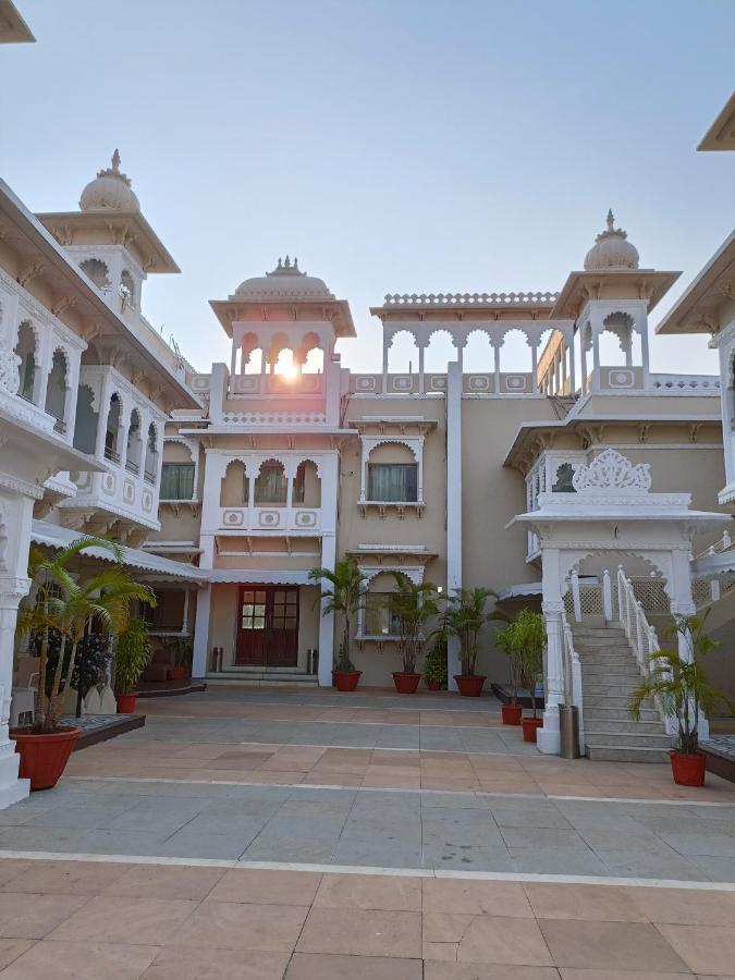 Hotel Gautam Lonavala Exterior photo